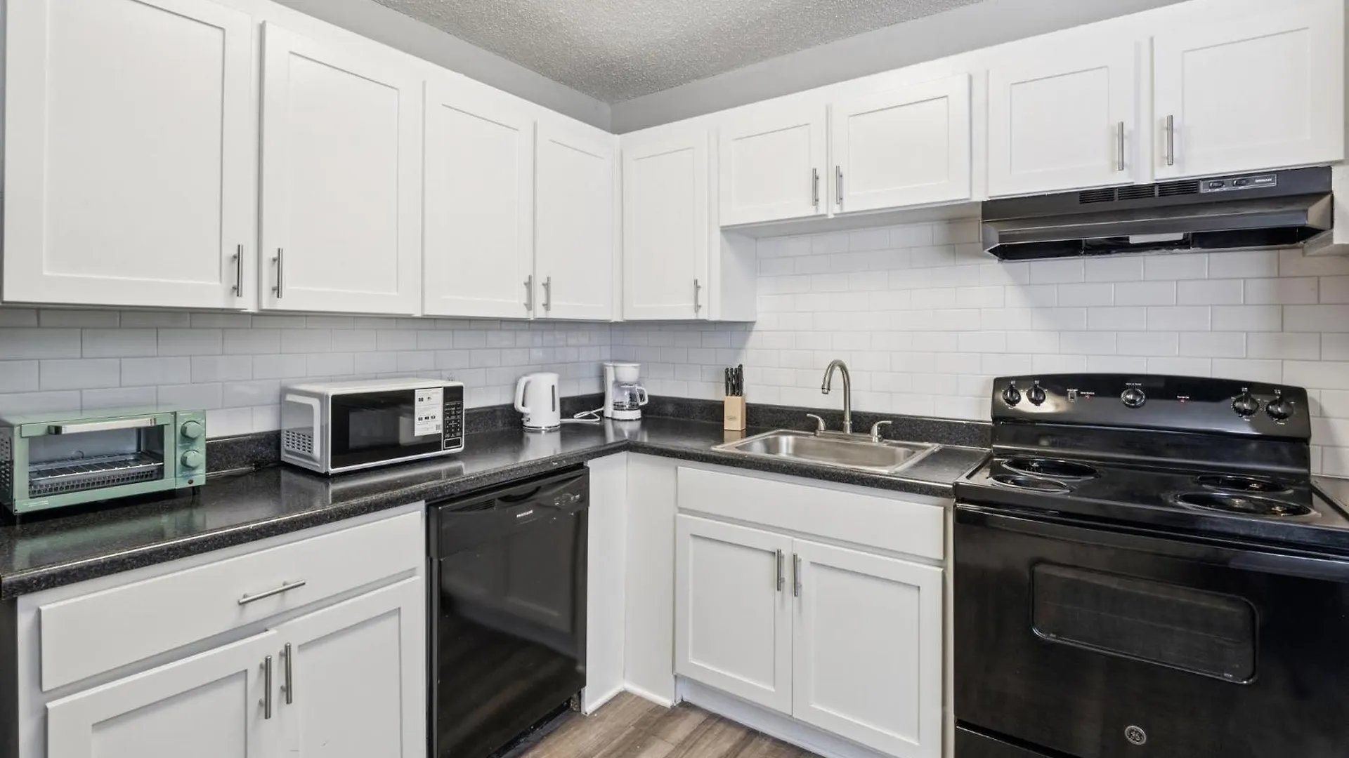 Avery Apartments D9 I Comfy 2 Bed 1 Bath Nashville 0*,