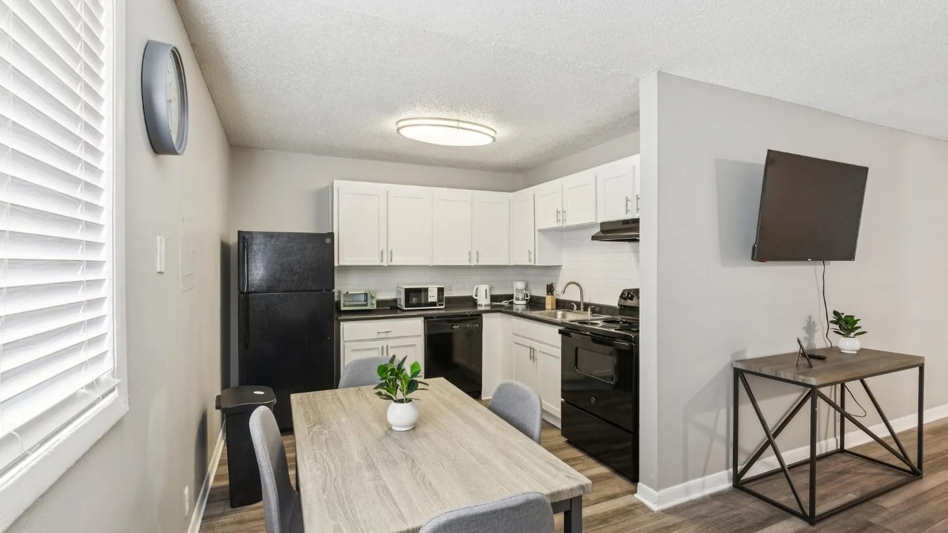 Avery Apartments D9 I Comfy 2 Bed 1 Bath Nashville